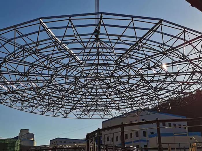 朝阳区螺栓球网架工程施工现场